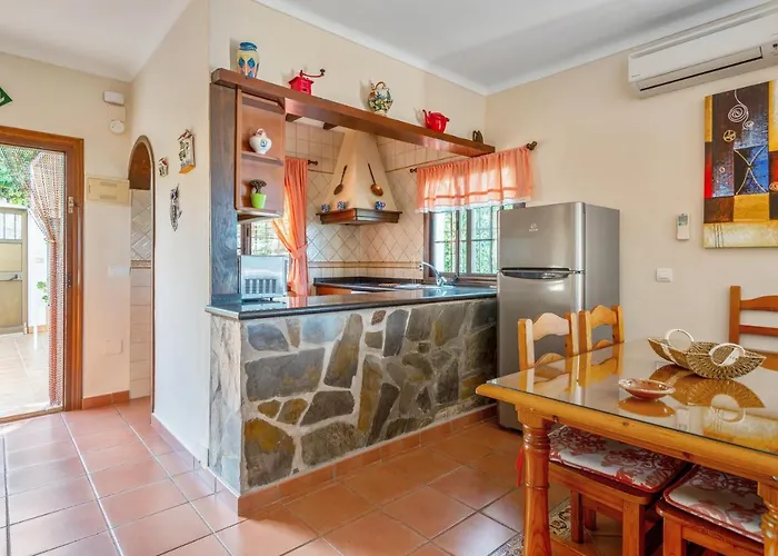 Charming House With Sea View, And Private Pool 度假居