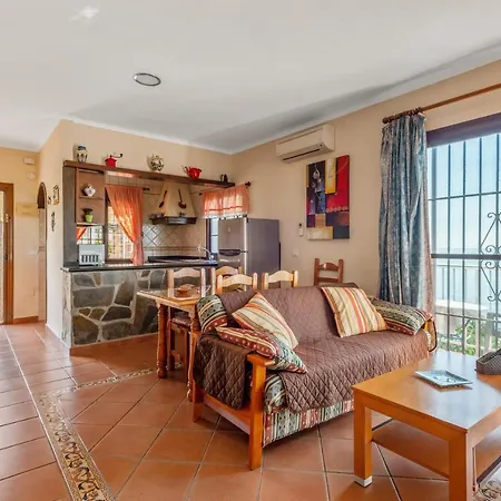 Vakantiehuis Charming House With Sea View, And Private Pool Nerja