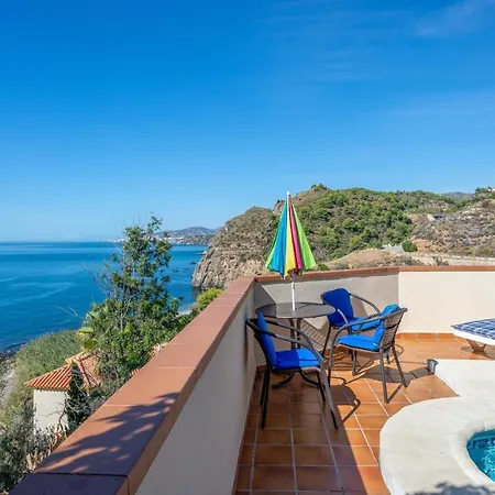 Charming House With Sea View, And Private Pool بيت للعطل نيرخا
